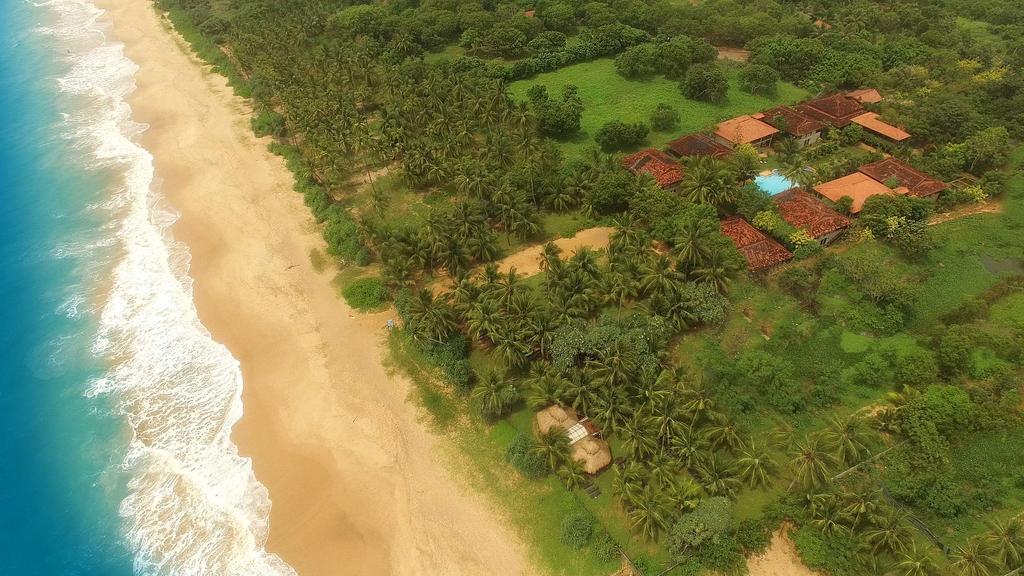 Ranna 212 Beach Resort Kahandamodara Exterior foto