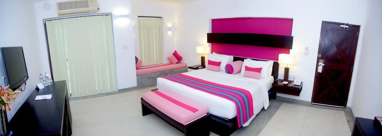 Ranna 212 Beach Resort Kahandamodara Exterior foto