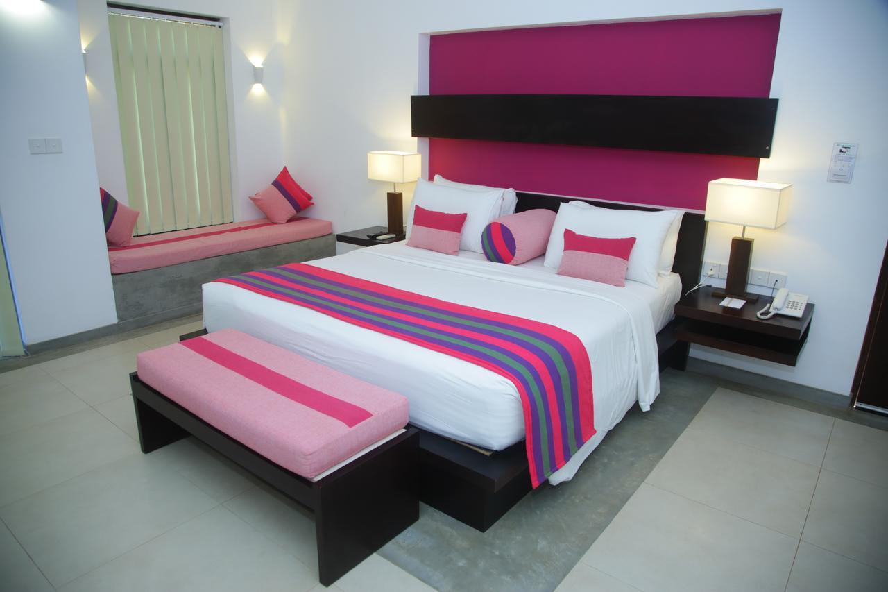 Ranna 212 Beach Resort Kahandamodara Exterior foto